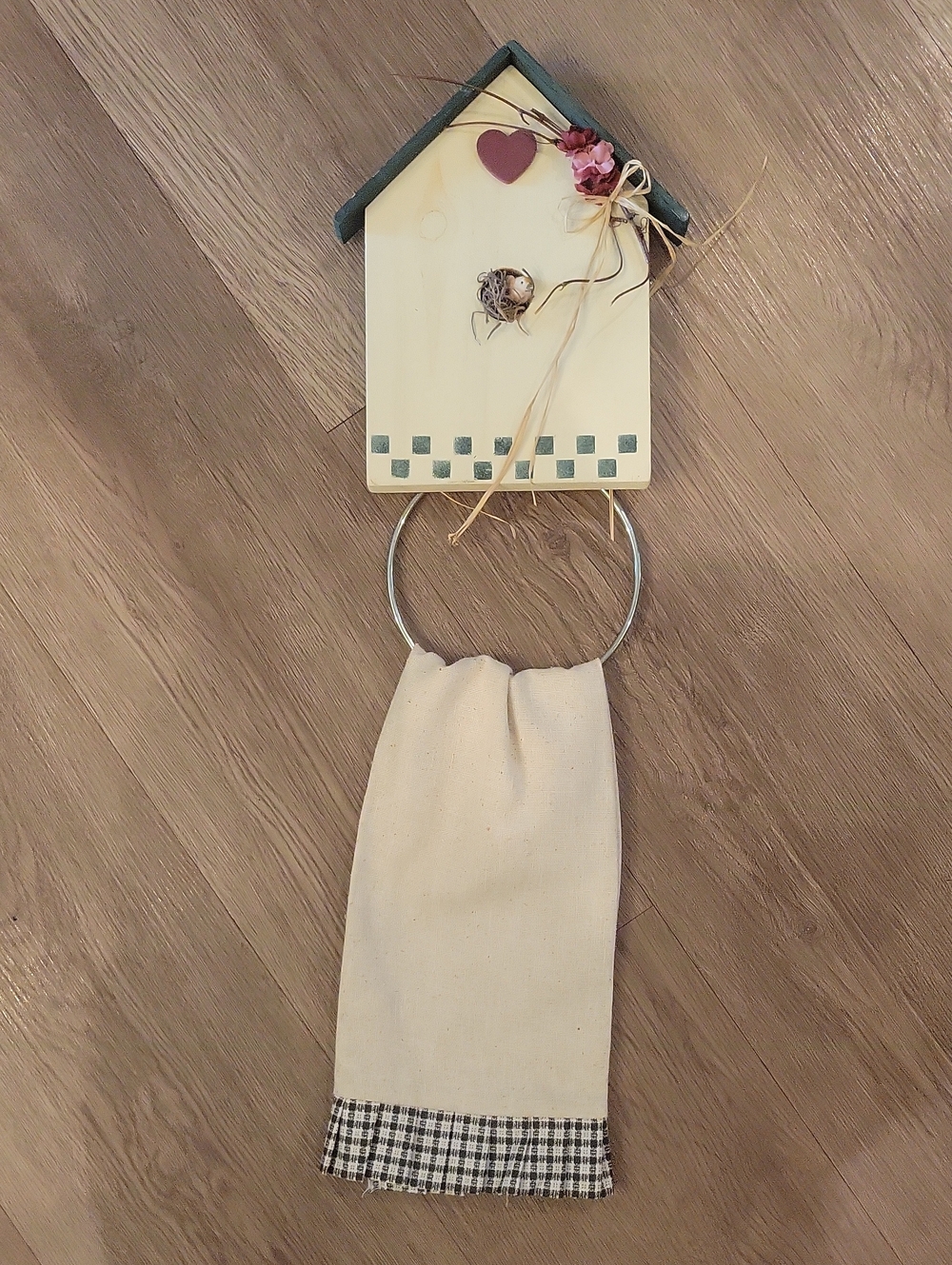 Craft Birdhouse Decor With Towel